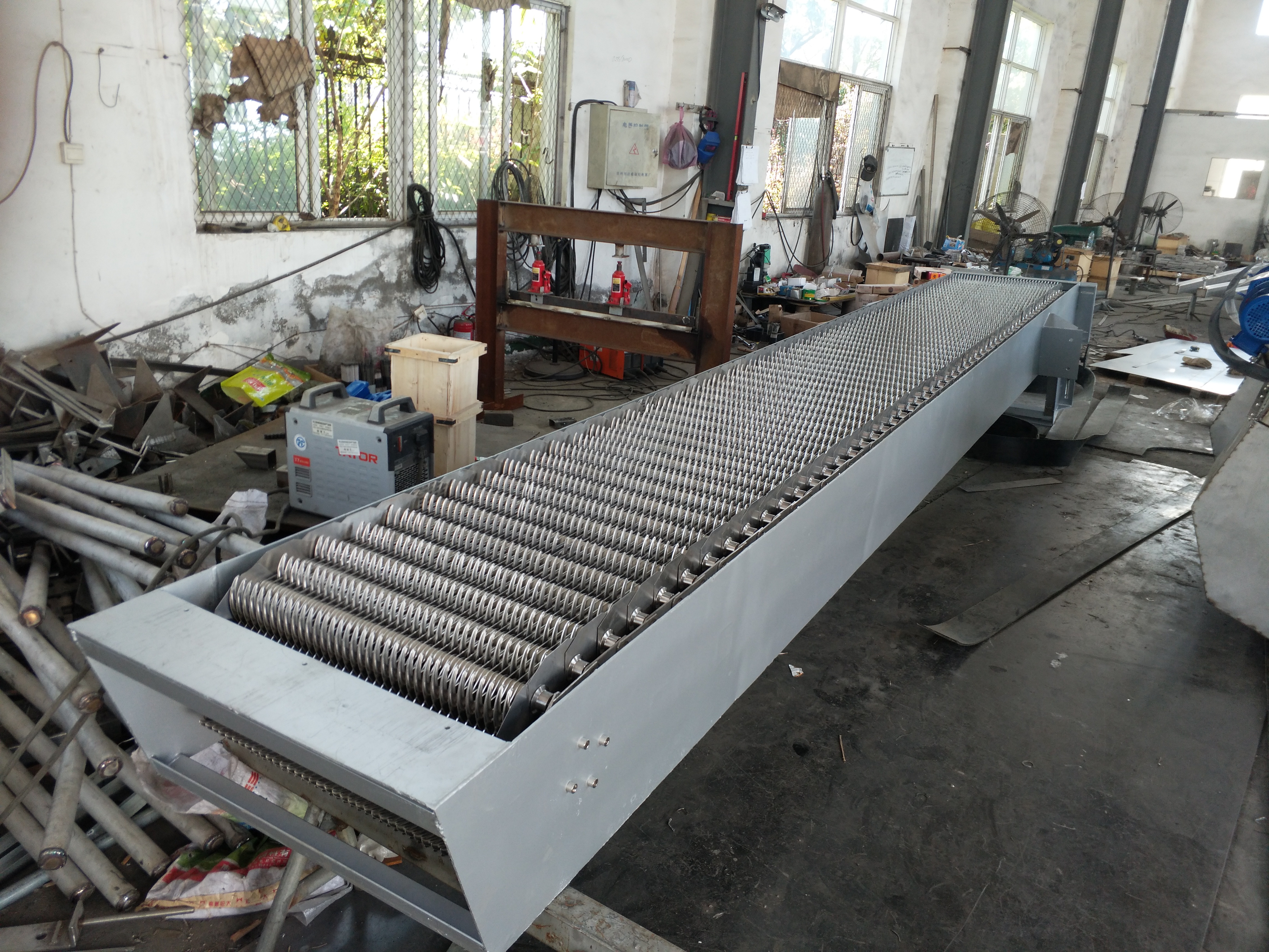 選購回轉(zhuǎn)式格柵除污機需要了解的常識